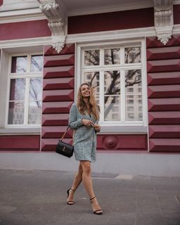 Lola Weippert feet photo thumbnail