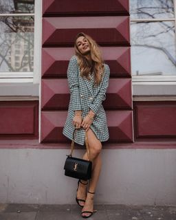 Lola Weippert feet photo thumbnail