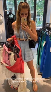 Lola Weippert feet photo thumbnail