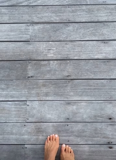 Lola Weippert feet photo thumbnail