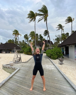 Lola Weippert feet photo thumbnail