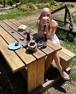 Lola Weippert feet photo thumbnail