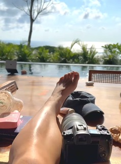 Lola Weippert feet photo thumbnail