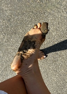 Lola Weippert feet photo thumbnail