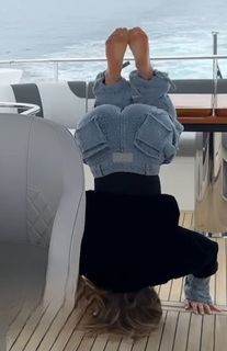 Lola Weippert feet photo thumbnail