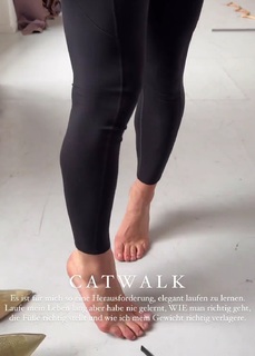 Lola Weippert feet photo thumbnail