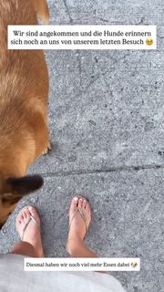 Lola Weippert feet photo thumbnail