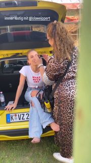 Lola Weippert feet photo thumbnail