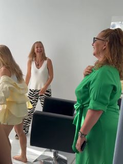 Lola Weippert feet photo thumbnail