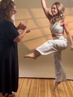 Lola Weippert feet photo thumbnail