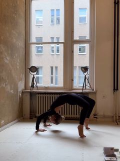 Lola Weippert feet photo thumbnail