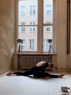 Lola Weippert feet photo thumbnail