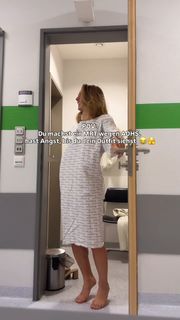 Lola Weippert feet photo thumbnail