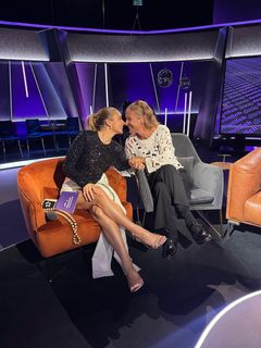 Lola Weippert feet photo thumbnail