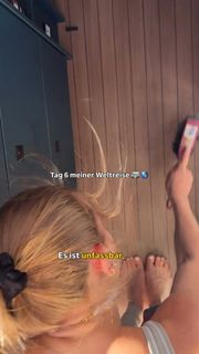 Lola Weippert feet photo thumbnail