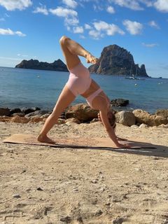 Lola Weippert feet photo thumbnail