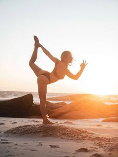 Lola Weippert feet photo thumbnail