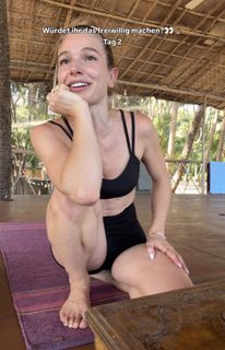 Lola Weippert feet photo 4