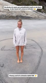 Lola Weippert feet photo 15
