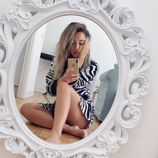 Lola Índigo feet photo thumbnail