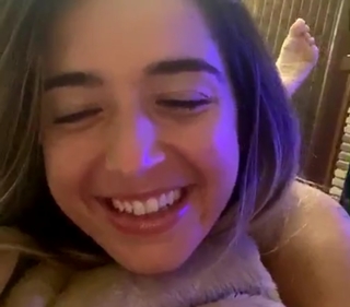 Lola Índigo feet photo thumbnail