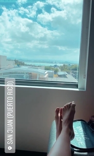 Lola Índigo feet photo thumbnail