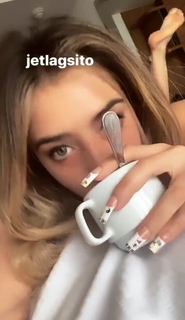 Lola Índigo feet photo thumbnail