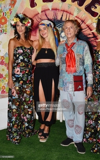 Lola Índigo feet photo thumbnail