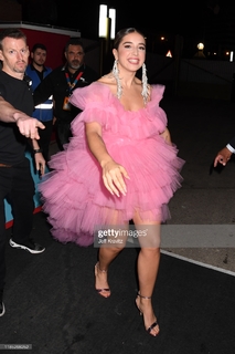 Lola Índigo feet photo thumbnail