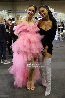 Lola Índigo feet photo thumbnail