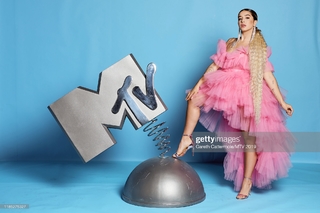 Lola Índigo feet photo thumbnail