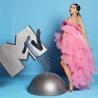 Lola Índigo feet photo thumbnail