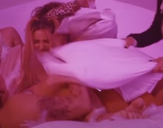 Lola Índigo feet photo thumbnail