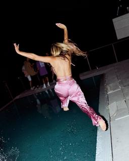 Lola Índigo feet photo thumbnail