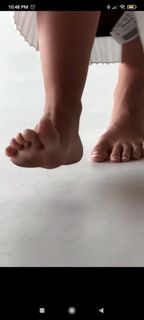 Lola Índigo feet photo thumbnail