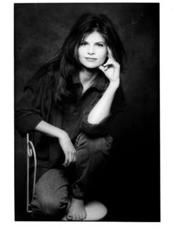 Lolita Davidovich feet photo 5