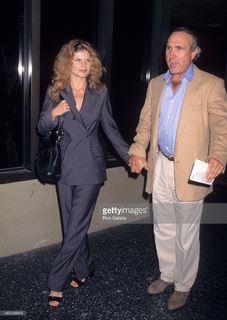 Lolita Davidovich feet photo 20