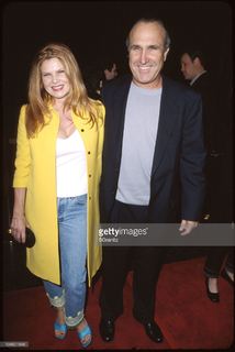 Lolita Davidovich feet photo 7