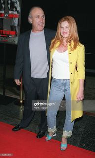 Lolita Davidovich feet photo 3