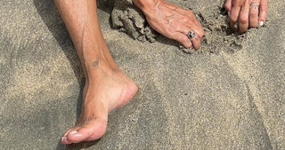 Lolita Flores feet photo 9