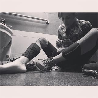 Lolo Jones feet photo thumbnail