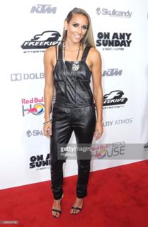 Lolo Jones feet photo thumbnail