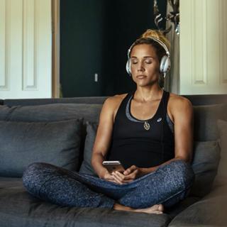 Lolo Jones feet photo thumbnail