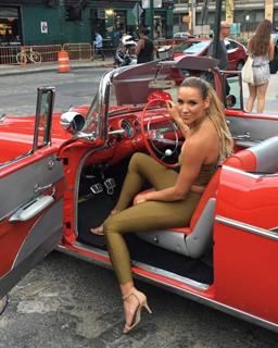 Lolo Jones feet photo thumbnail