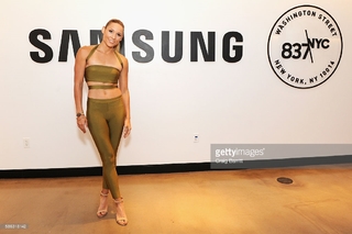 Lolo Jones feet photo thumbnail
