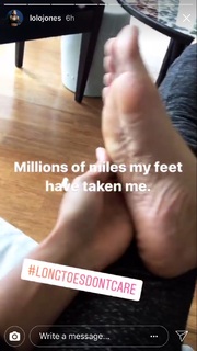 Lolo Jones feet photo thumbnail