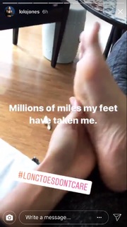 Lolo Jones feet photo thumbnail