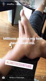 Lolo Jones feet photo thumbnail