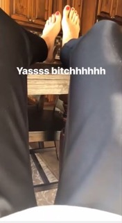 Lolo Jones feet photo thumbnail