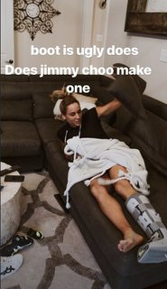 Lolo Jones feet photo thumbnail
